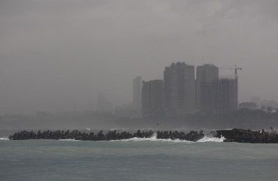 Meteorología mantiene aviso por tormenta tropical; pronostica aguaceros en todo el país