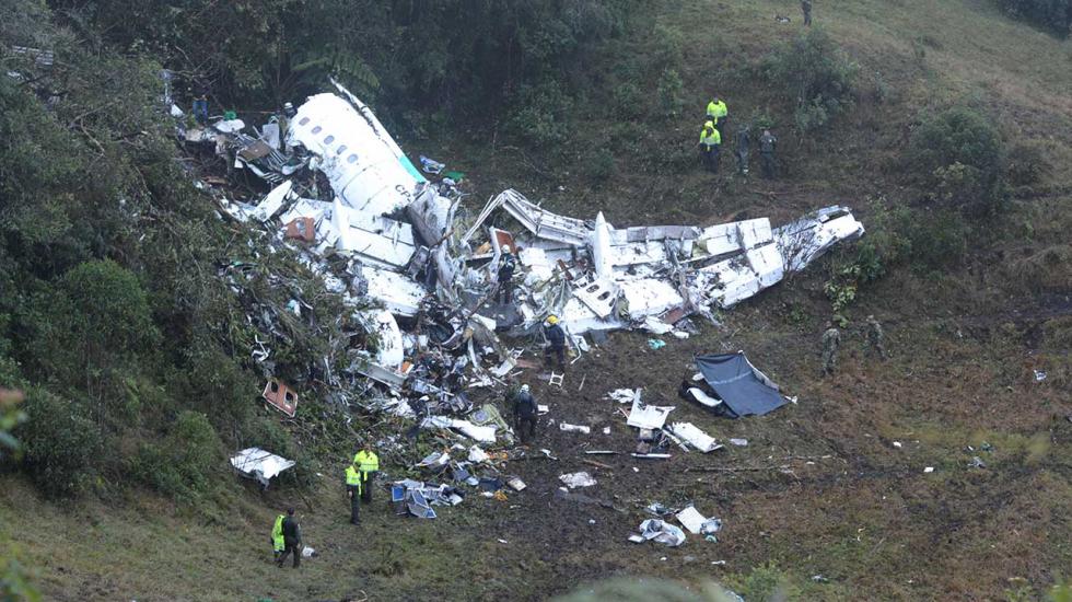 12 personas fallecidas en accidente aéreo en una zona selvática de colombia