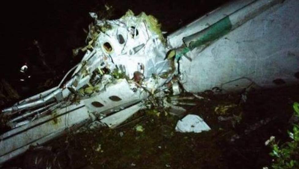 Accidente aéreo deja al menos 157 personas muertas