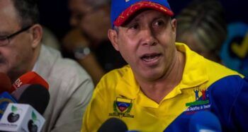 Maduro sera derrotado en elecciones de mayo en Venezuela según sondeo