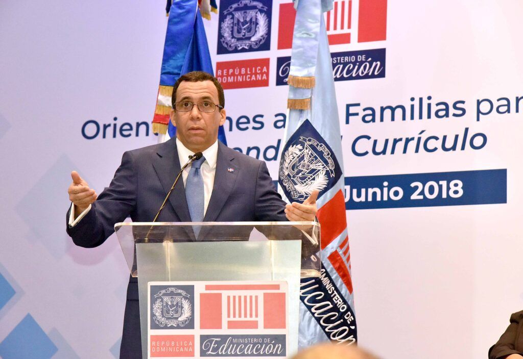Andrés Navarro: familias juegan un rol estelar en nuevo paradigma del sistema educativo