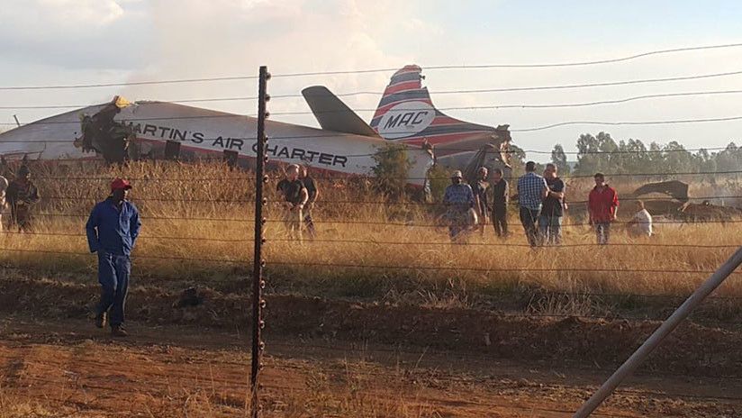 Se accidenta avión en la capital de Sudáfrica