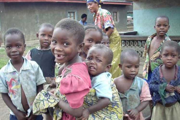 África y los niños de las chabolas