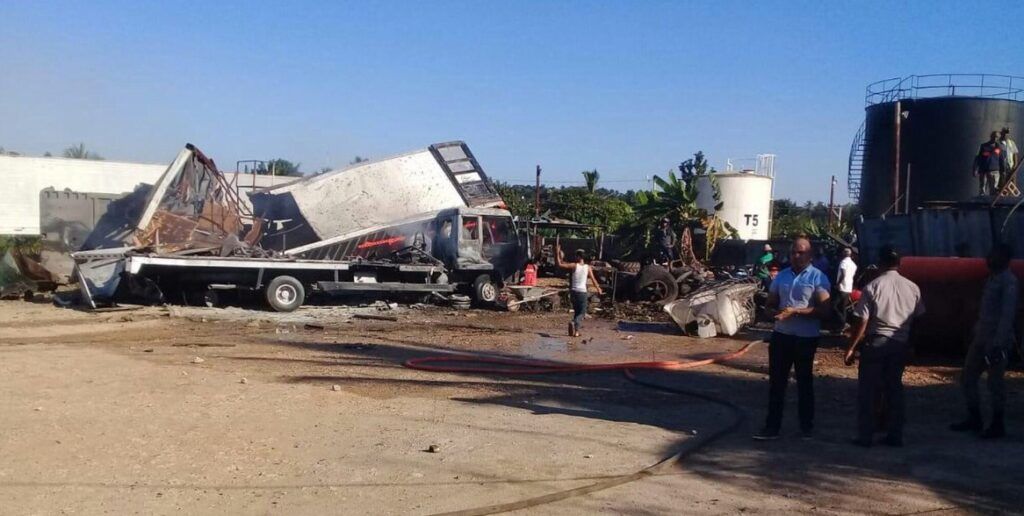 Explosión deja dos muertos en Santo Domingo Oeste