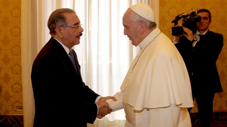Papa Francisco a Danilo Medina y al pueblo dominicano: les ofrezco los mejores deseos con garantía de mis oraciones por paz y prosperidad