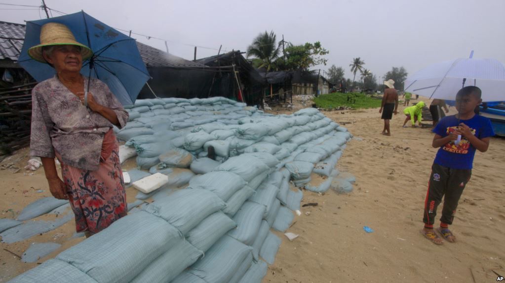 Tailandia se prepara para poderosa tormenta en ciudades costeras del sur