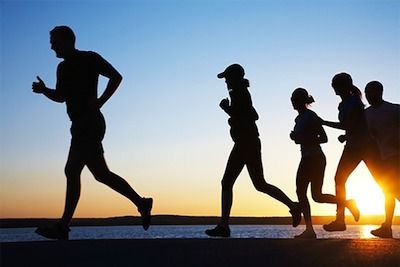 Realizar alguna actividad física reduce “dos veces” el riesgo de infarto y derrame cerebral