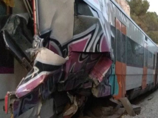 100 heridos y un muerto en España tras choque de trenes