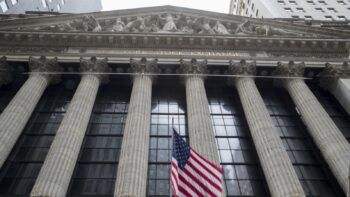Wall Street cierra en baja arrastrado por renovados temores sobre conflicto comercial entre EE.UU. y China