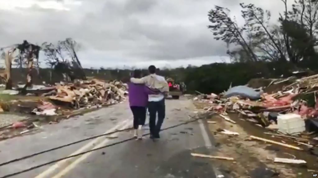 Al menos 23 muertos por tornado en Alabama