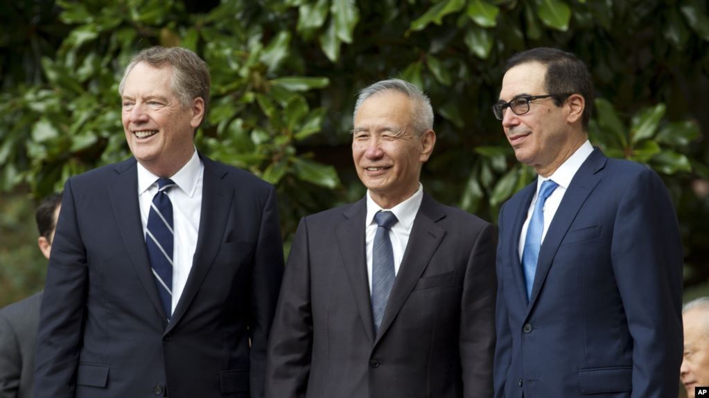 EE.UU. suspende aumento de aranceles a China en pacto limitado