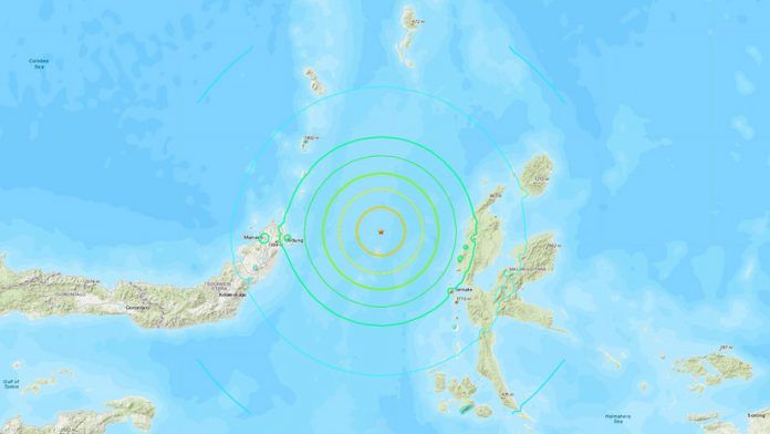 Terremoto de 7,4 pone en pánico a Indonesia