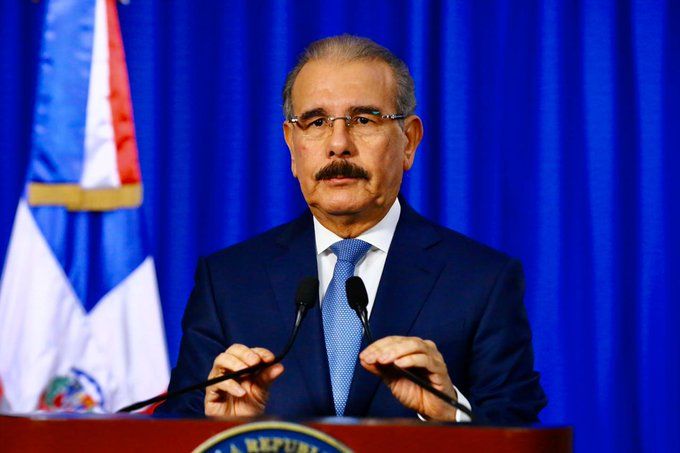 Danilo Medina decreta toque de queda en todo el territorio nacional