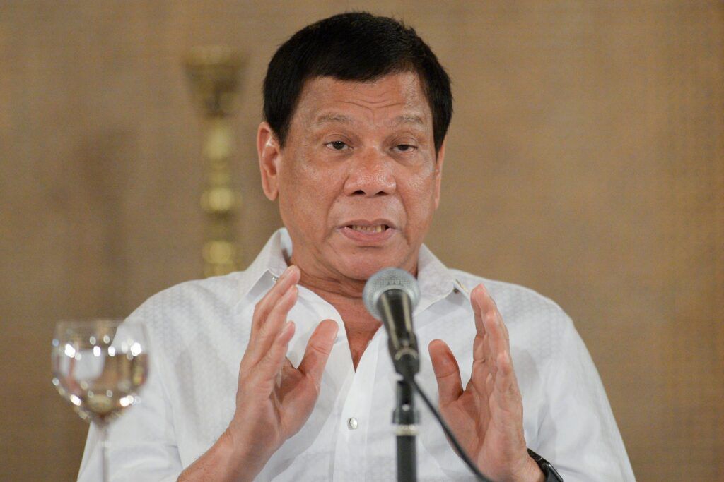 El presidente de Filipinas ordenará a Policía y Ejército que disparen contra manifestantes que infrinjan la cuarentena