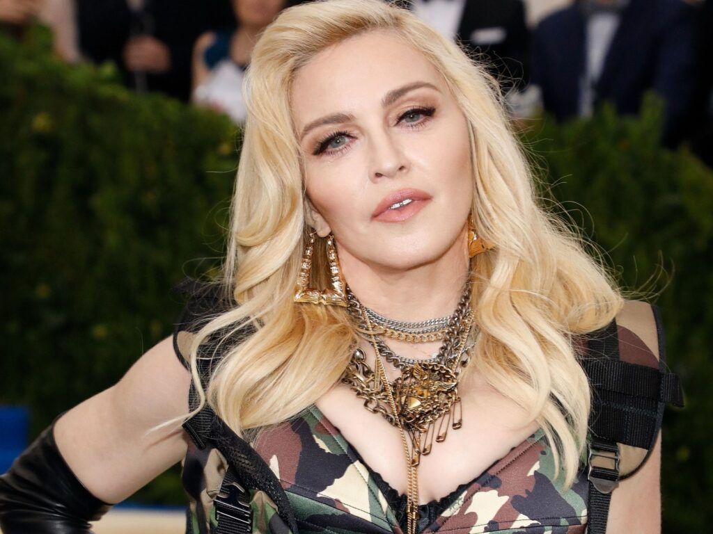 Madonna da positivo a anticuerpos por Covid-19; advierte que dará un paseo