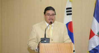 Juramentado como ministro de Deportes a Francisco Camacho