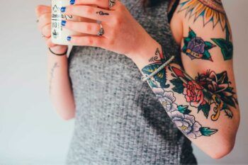 Si usa tatuajes el FBI podría considerarte un delincuente