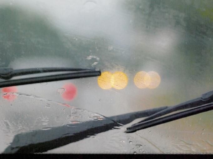 El truco con papa para evitar que los cristales de tu auto se empañen en días lluviosos