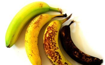 Por qué comer un plátano verde al día podría evitar el cáncer