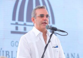 Presidente Abinader propone pacto social por salarios dignos en RD