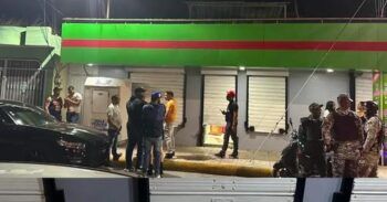 Dos muertos tras tiroteo en centro de venta de bebidas alcohólicas en Baní