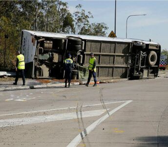 Diez muertos y 25 heridos tras accidente de autobús en Australia
