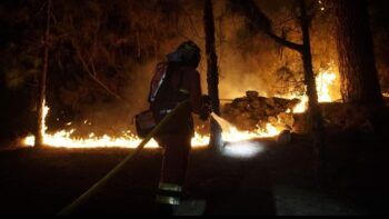 Incendio forestal en España obliga a nuevas evacuaciones