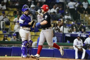 Escogido vence al Licey en día inaugural