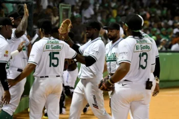 Estrellas comienzan con triunfo en la apertura del torneo de béisbol