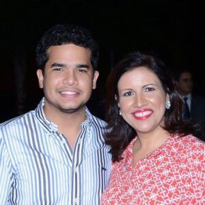 Margarita felicita a Omar