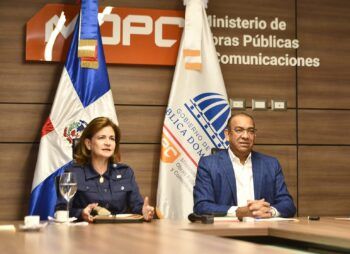 Vicepresidenta Raquel Peña y el ministro Deligne Ascención realizan reunión de trabajo en Obras Públicas
