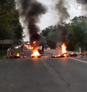 Sorpresiva protesta en Monte Plata