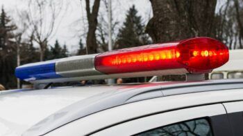 Mujer de 74 años es atacada y violada frente a su nieta en Georgia