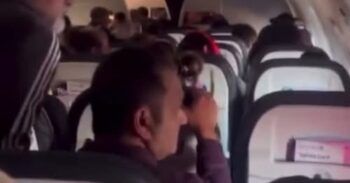 Evacúan avión United Airlines por falla en motor antes de despegar