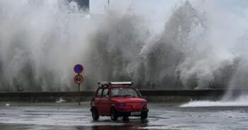 Melissa llega a Cuba como huracán de categoría 3