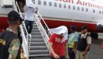Llega grupo de dominicanos repatriados de EEUU