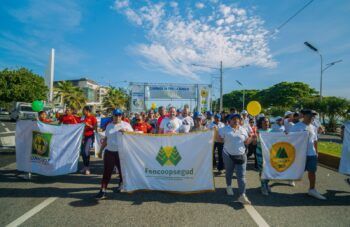 Coopsema y Fencoopsegud realizan exitosa caminata