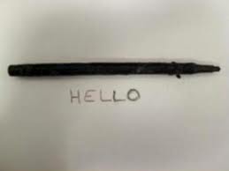 Un bolígrafo que se tragó una mujer hace 25 años todavía escribe