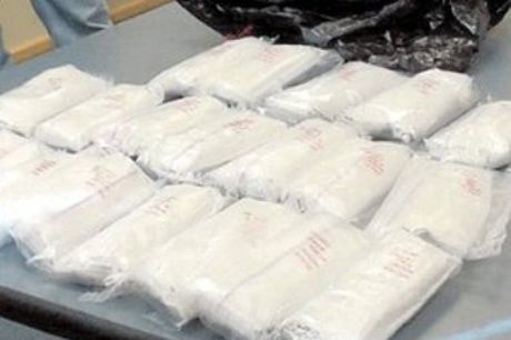 DNCD y el CESA ocupan 128 paquetes de cocaína en el AILA