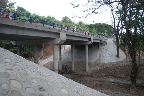 OP anuncia construye puente El Cajuilito de carretera Sánchez