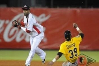 Águilas derrotan a Leones 9-2; definirán en 9º juego
