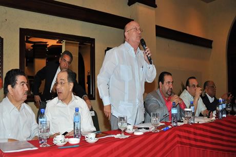 PRSC otorga poderes a Morales Troncoso para suscribir alianzas