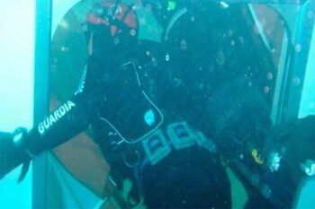 Hallan otros dos cadáveres en el crucero naufragó