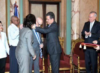 Gobierno reconoce esfuerzo de 659 servidores públicos