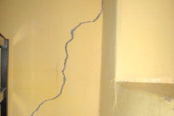 Alcalde de Ocoa reporta varios edificios agrietados