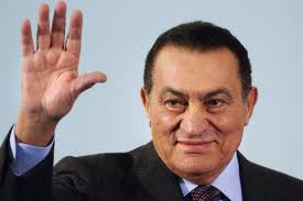 Fiscalía egipcia pide pena de muerte para expresidente Hosni Mubarak
