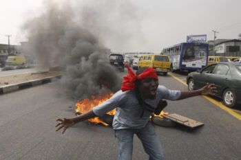 Nigeria despliega tropas durante la huelga pese al cese de las protestas