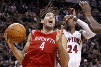 Las buenas actuaciones de Scola y Horford no tuvieron recompensa