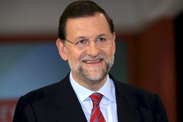 Rajoy dice sabe cómo recuperar reputación de España tras rebaja nota