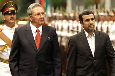Raúl Castro y Ahmadineyad defienden uso pacífico de energía nuclear